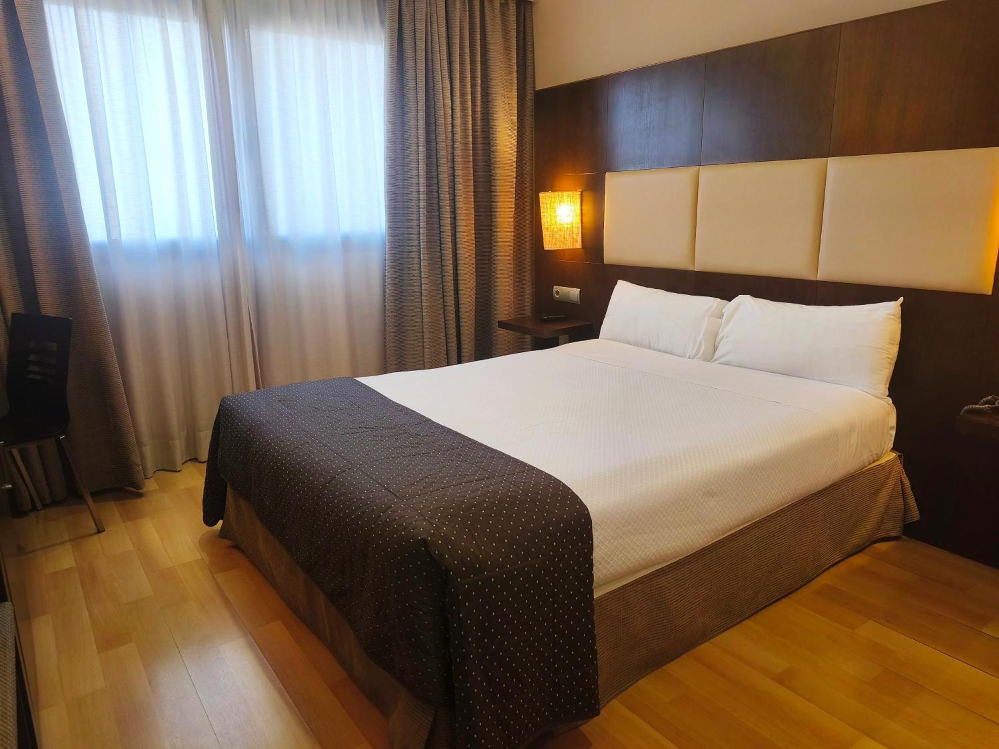 Hotel Sercotel Cuatro Postes Ávila Exterior foto